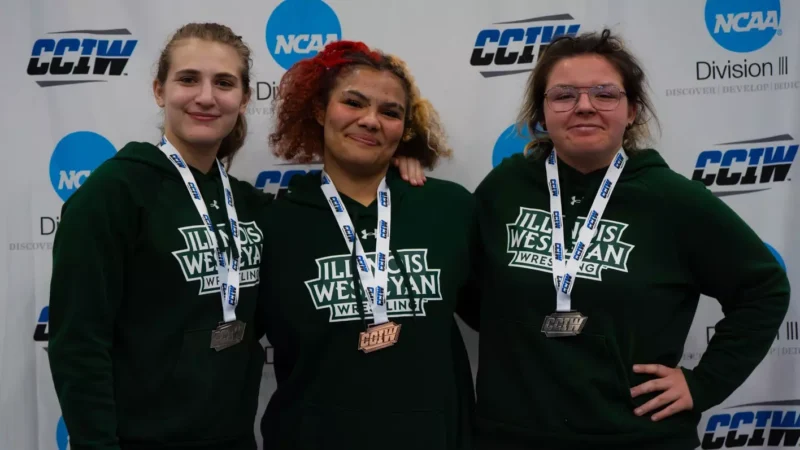 Women’s wrestling team takes home three All-CCIW finishes